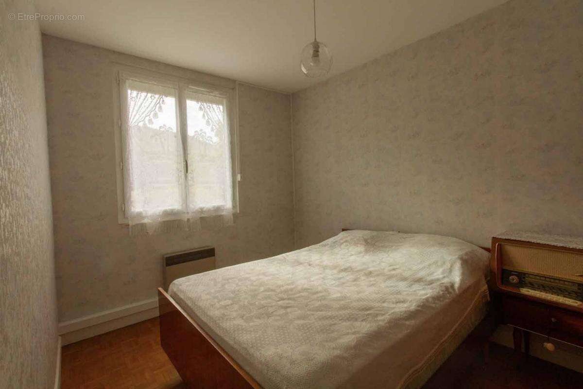 Maison à SAINT-JULIEN-EN-SAINT-ALBAN