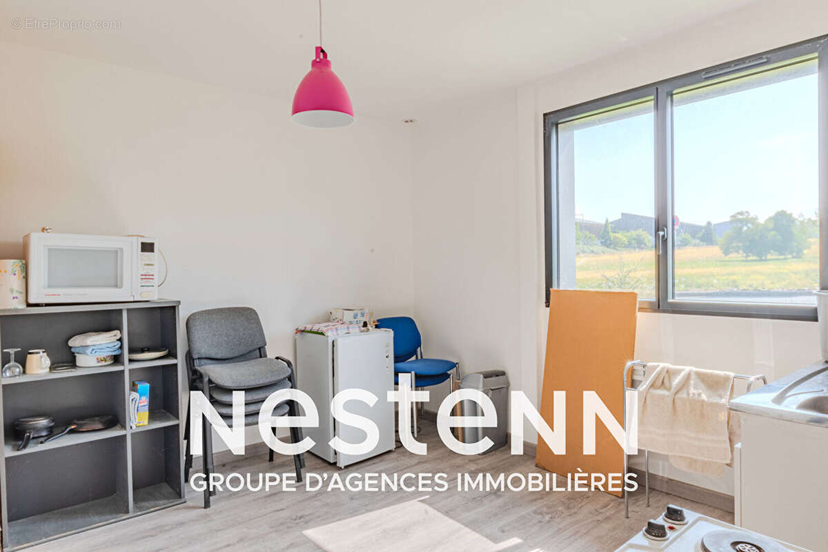 Commerce à PAMPELONNE