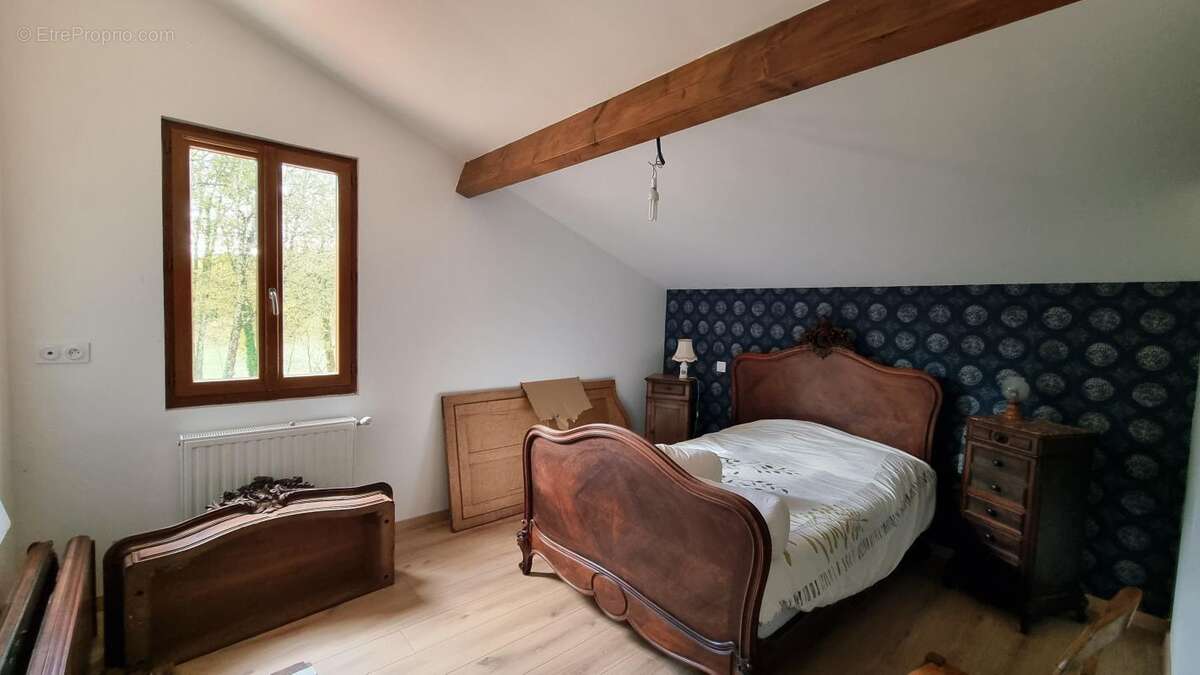 Maison à SAINT-FELIX-DE-VILLADEIX