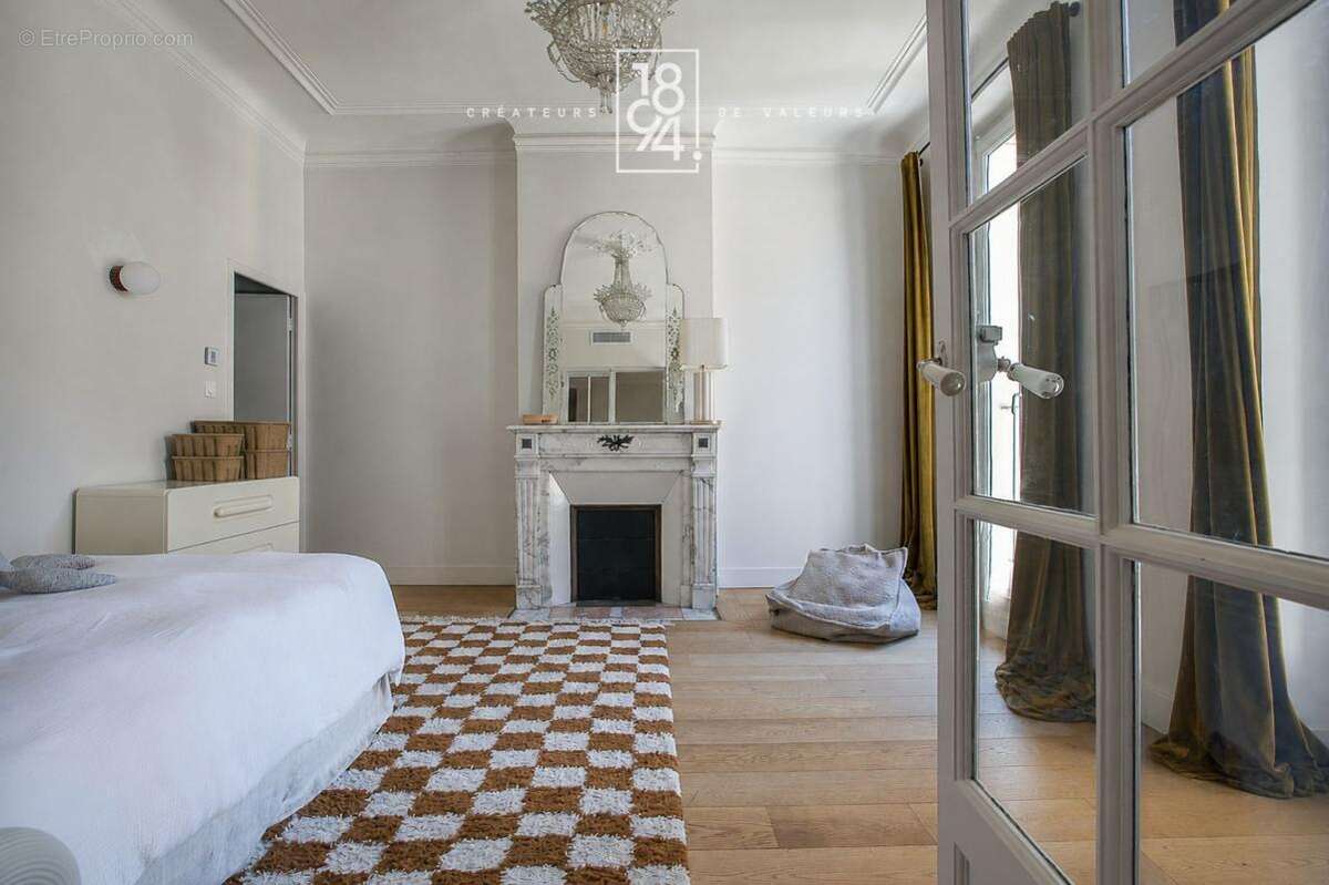 Appartement à MARSEILLE-5E