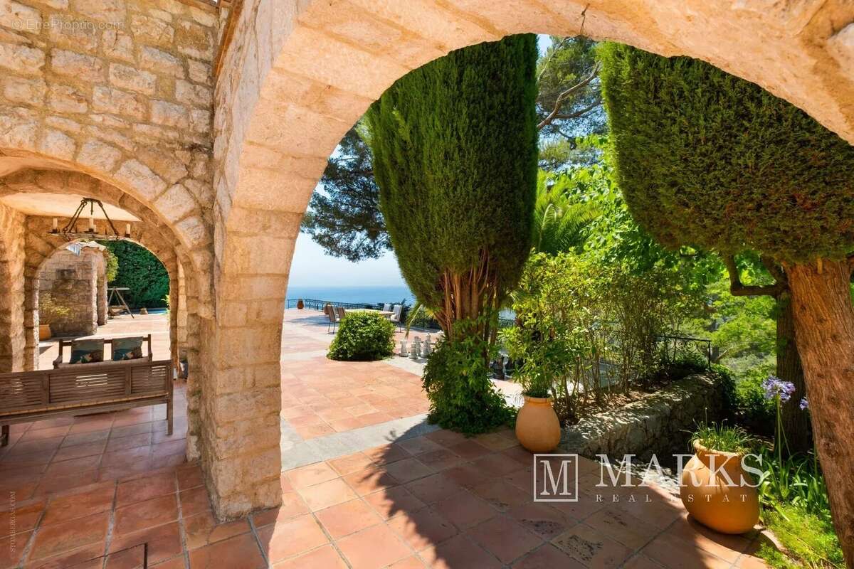 Maison à EZE