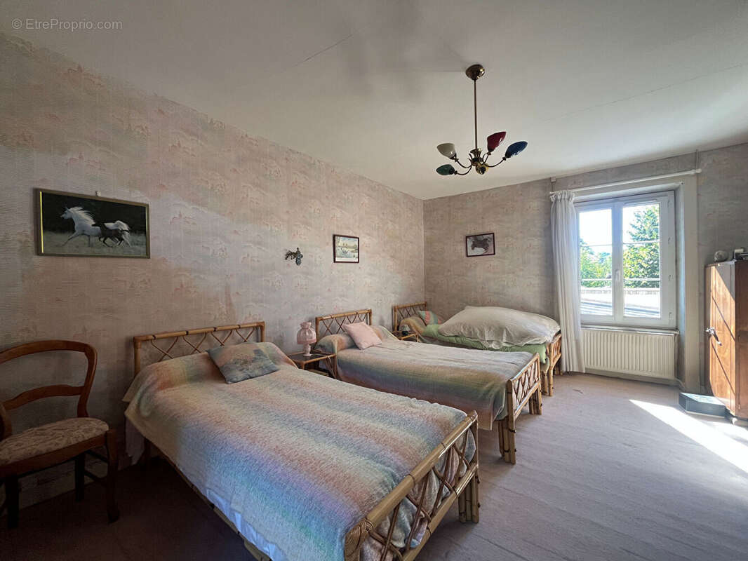 Maison à CONDAT-SUR-VIENNE