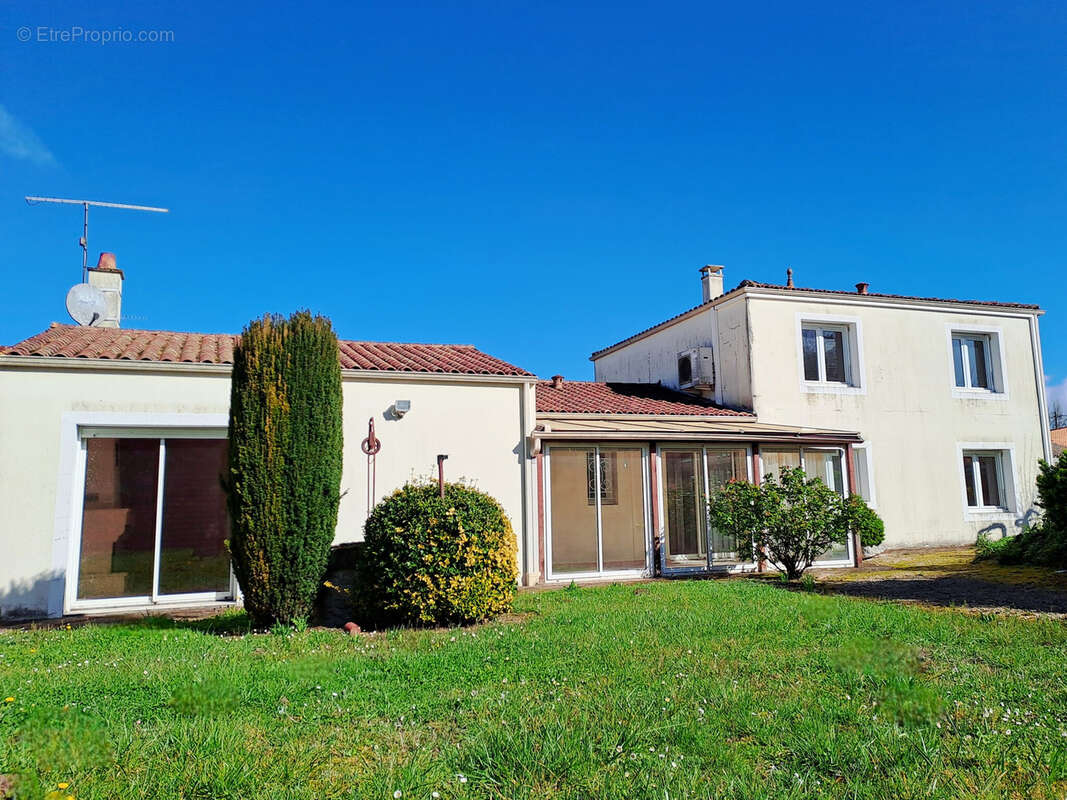 Centre Saint-Pierre-la-Noue - Villa 4 chambres + bureau sur 1 206m2 de terrain - photo 2