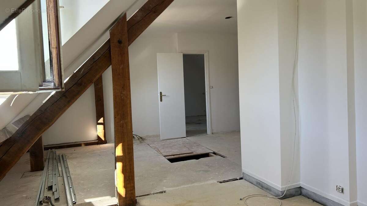 Appartement à ENTRAYGUES-SUR-TRUYERE