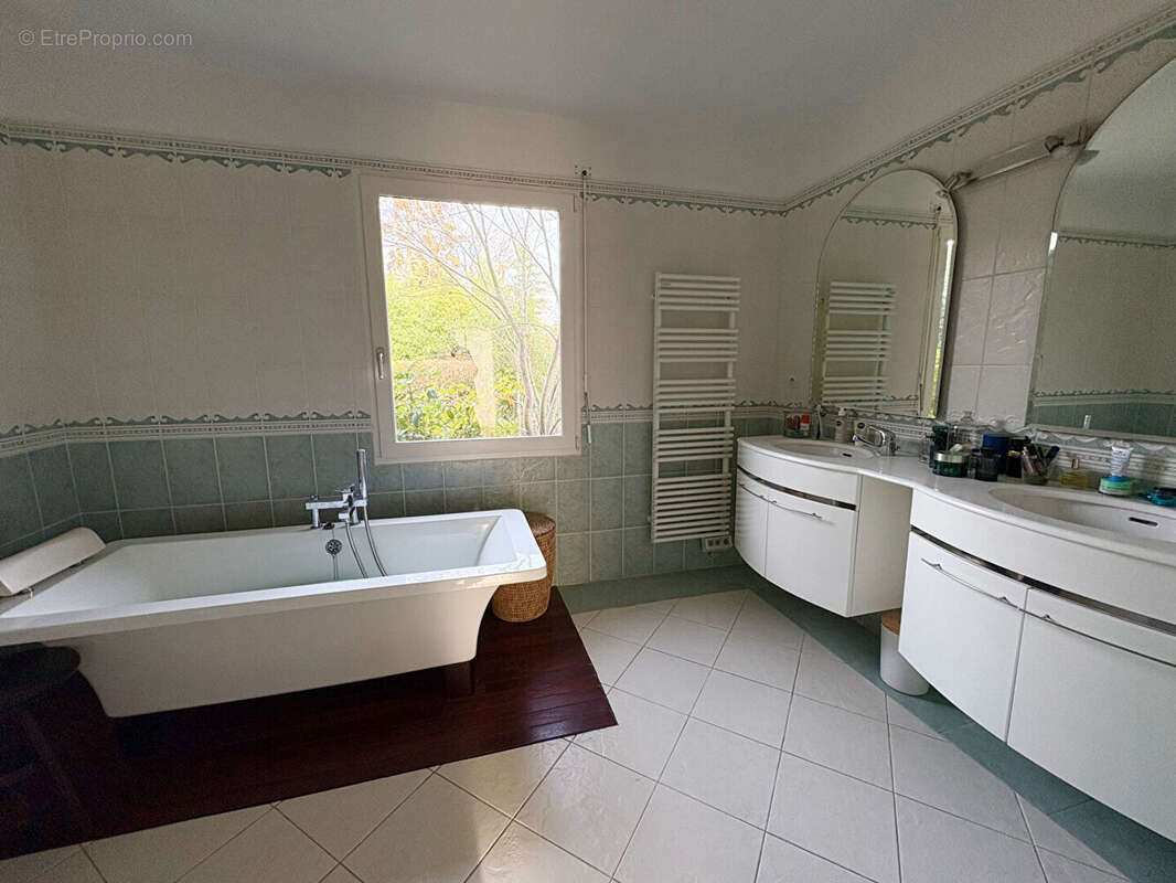 Maison à LA CHAPELLE-SUR-ERDRE