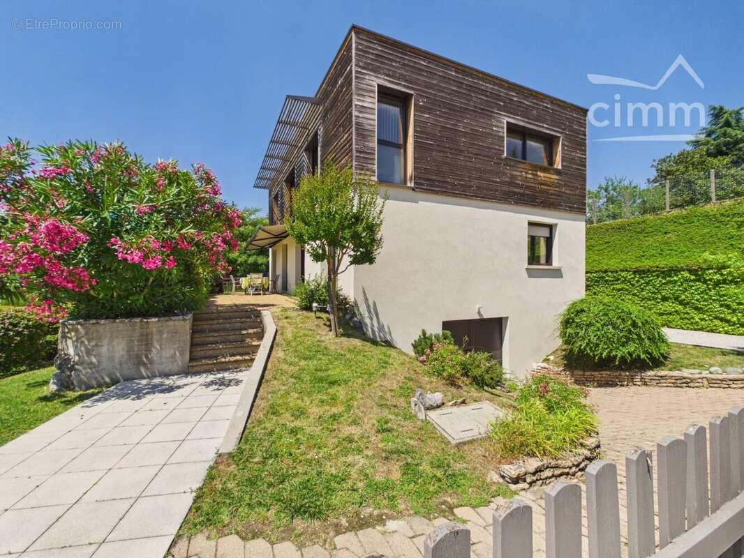 Maison 188 m² à Vourey  - photo 16