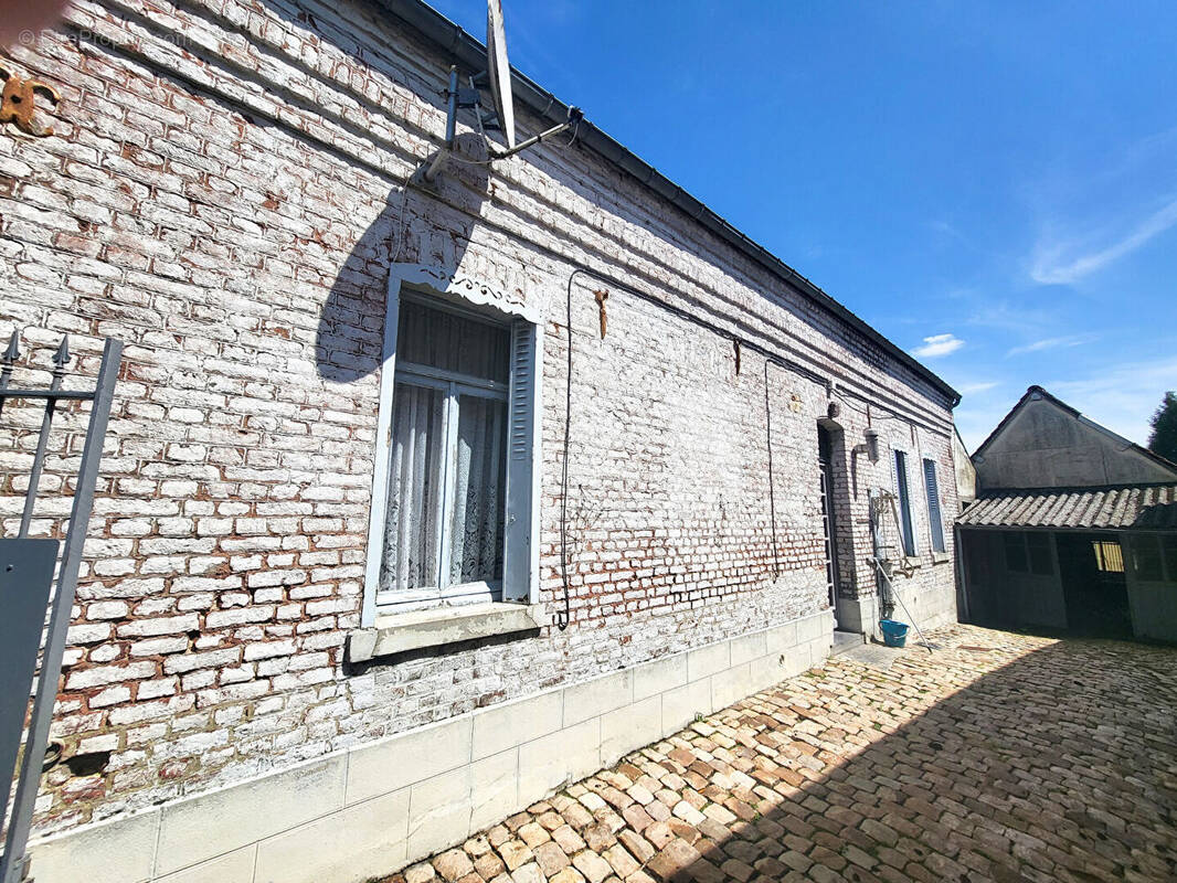 Maison à NEUVILLY