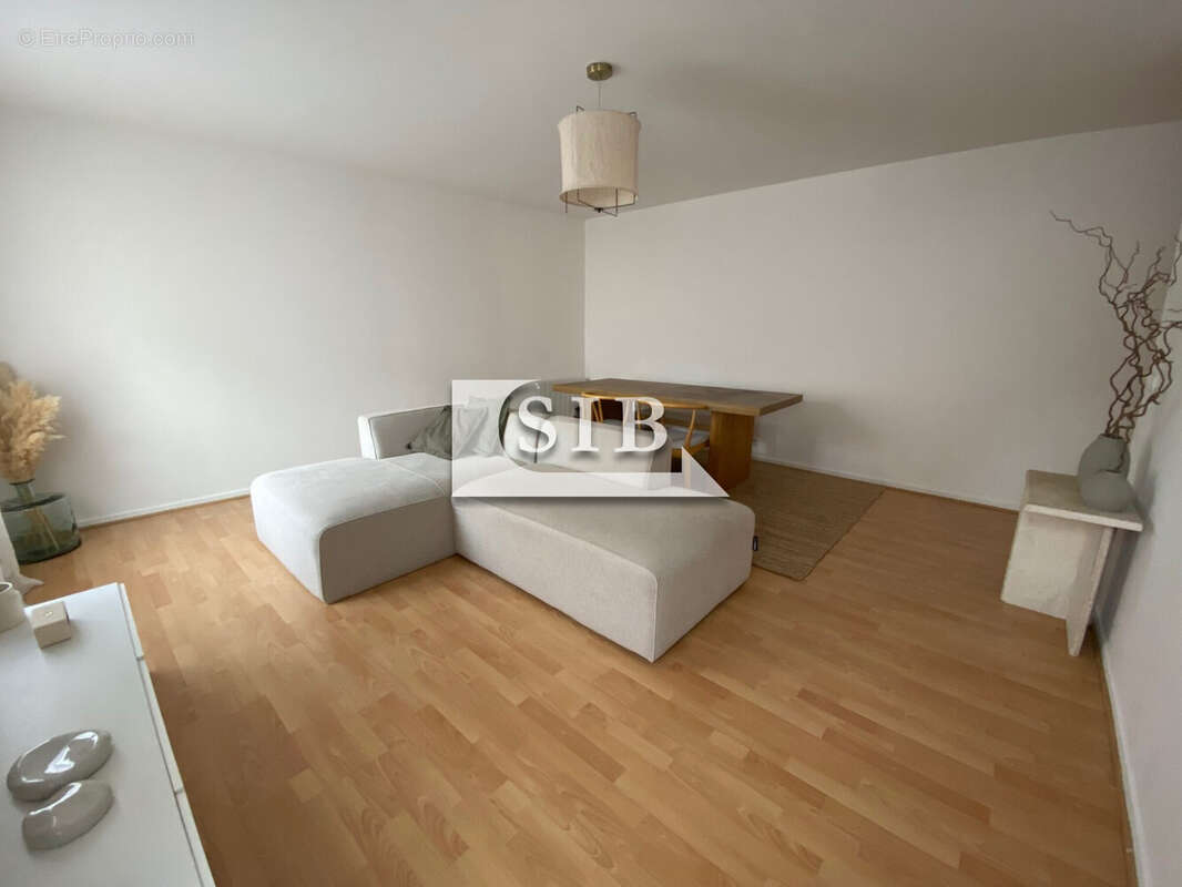 salon - Appartement à LONGPONT-SUR-ORGE