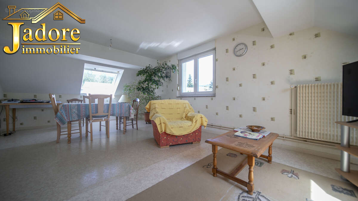 Immeuble + garages cadre nature !! - photo 9
