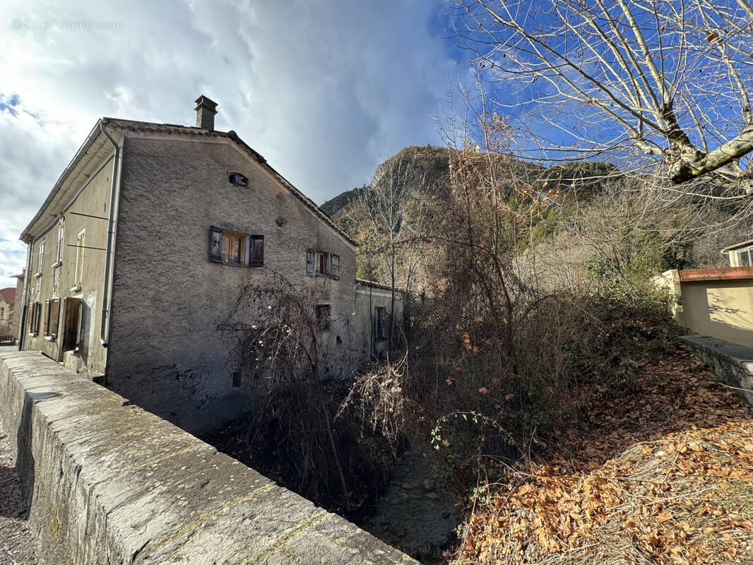 Maison à LA MOTTE-DU-CAIRE