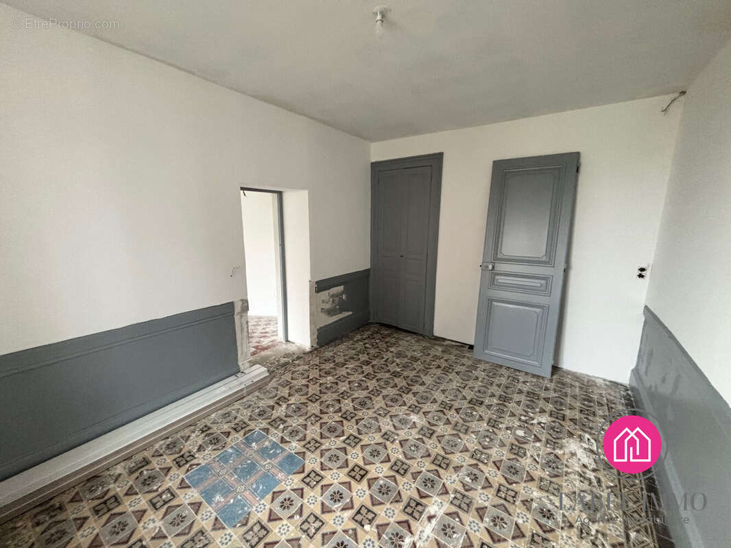 Maison à AVESNES-SUR-HELPE