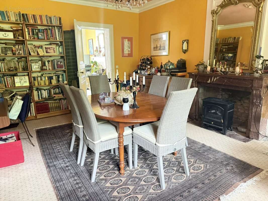 Maison à MORTAGNE-SUR-GIRONDE