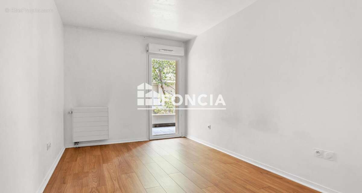 MASSY ATLANTIS – Appartement T3 COGEDIM avec une grande terrasse & parking, à 2 pas de la Gare TGV/RER ! - photo 16