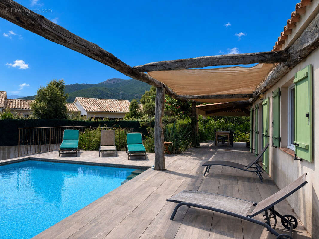 Propriété de 1500m2 avec piscine à proximité des plages de Saint Cyprien et des commodités. - photo 2