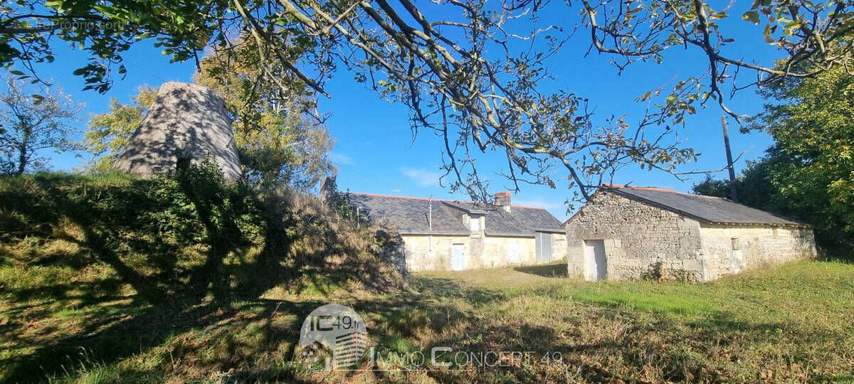 Maison à BRISSAC-QUINCE