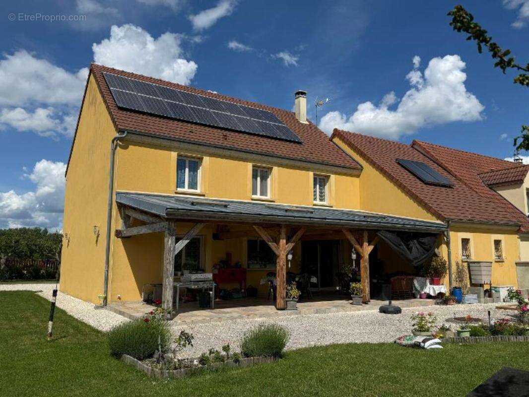 Maison 161 m² à Lindry  - photo 2