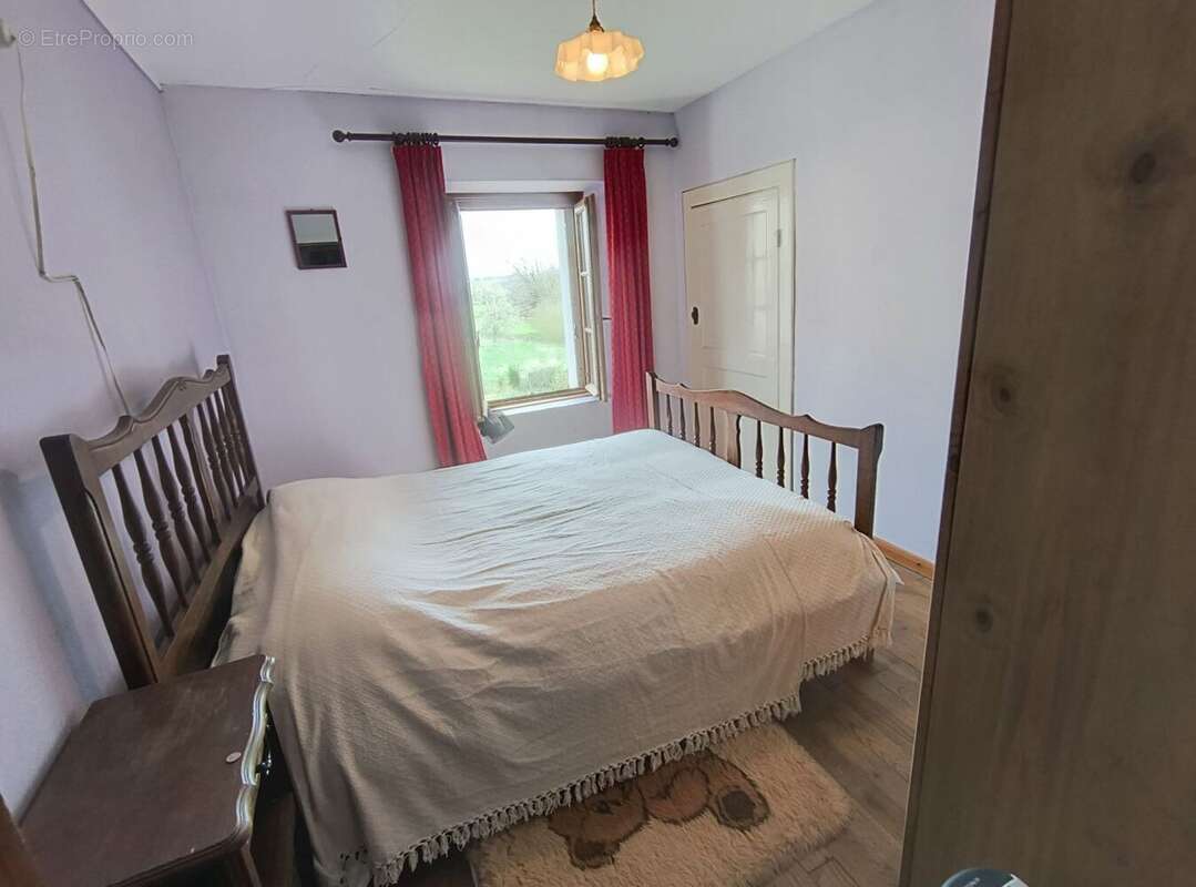 Maison à SAINT-SULPICE-LAURIERE