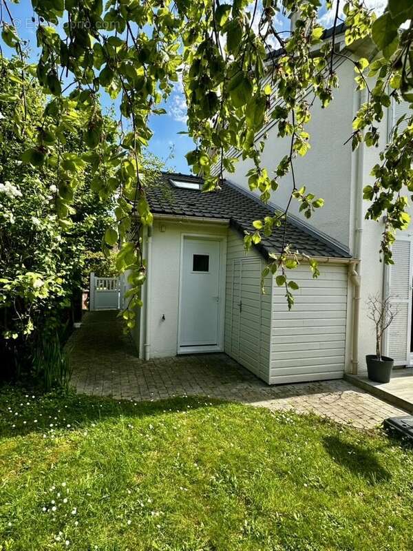 Maison à BUC