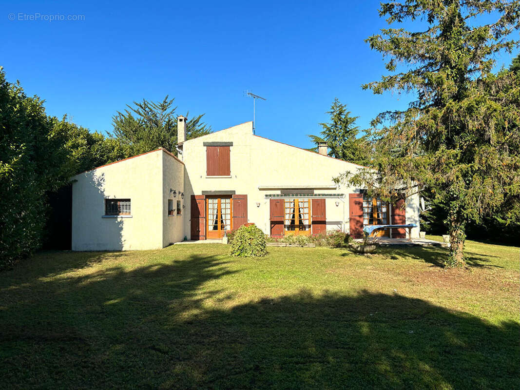 Maison à SAINT-SAVINIEN