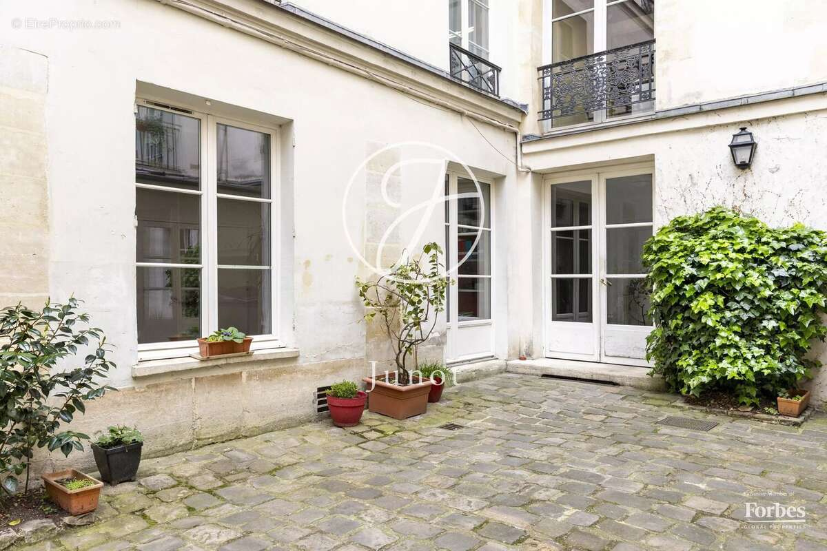 Commerce à PARIS-4E