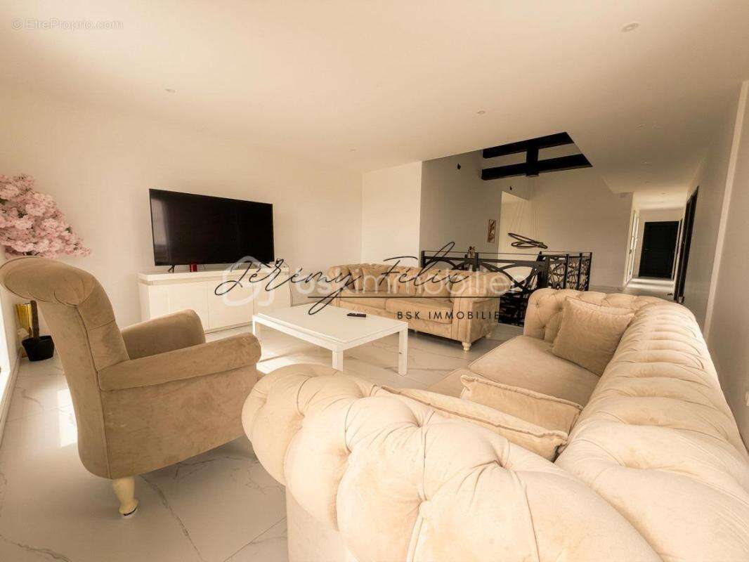 Villa contemporaine d’exception 4ch avec piscine intérieure – Guidel Plages - photo 8