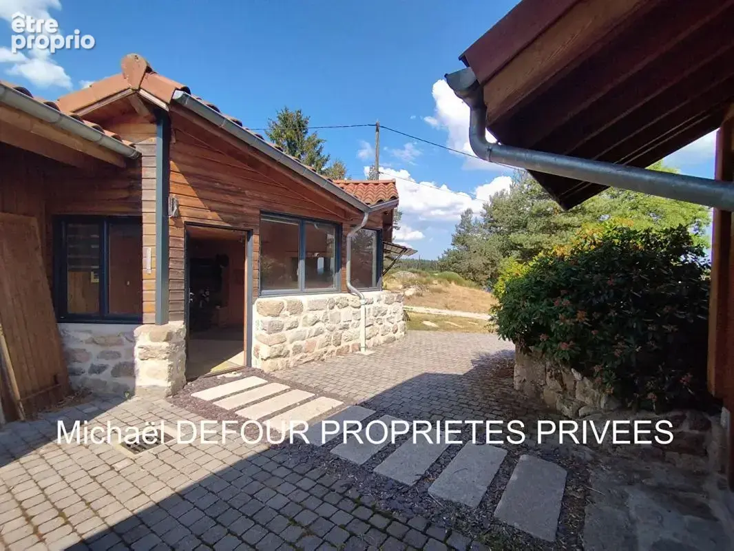 Lapte 43200 Maison en madriers de bois de 172 m² 4 chambres sur 1134 m² de terrain - photo 17