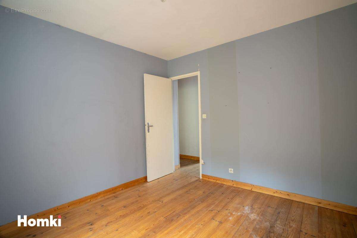 Appartement à LA SEAUVE-SUR-SEMENE