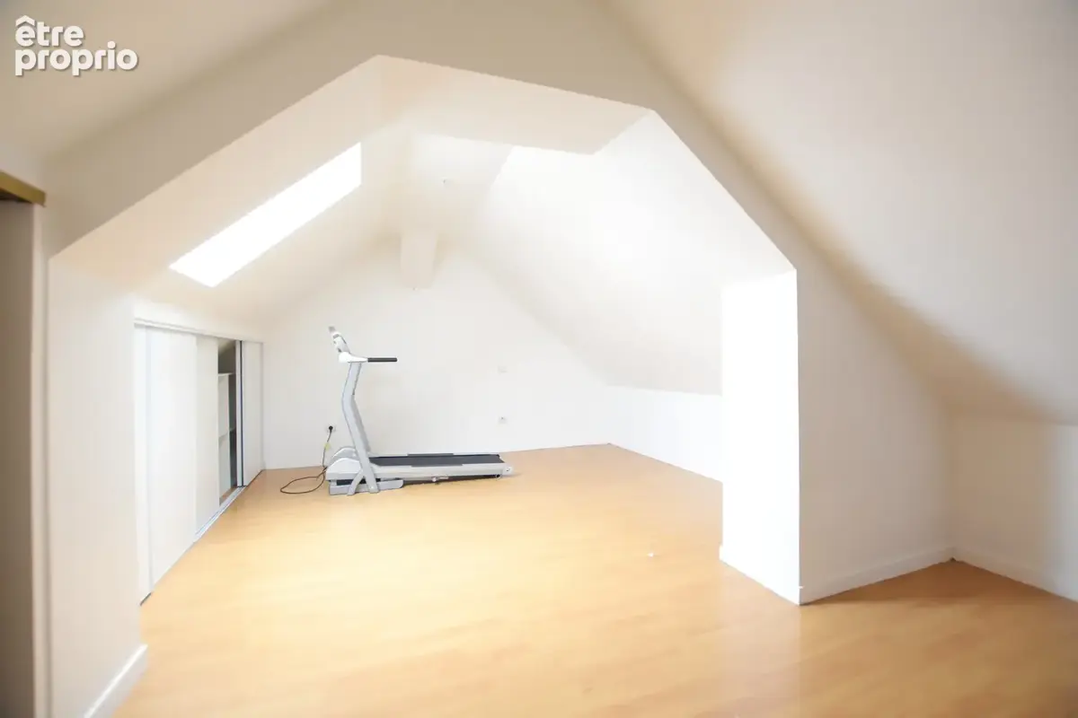 Les essarts-le-roi - bâtiment indépendant à potentiel professionnel   zone ue   rn10 les essarts-le-roi - photo 18