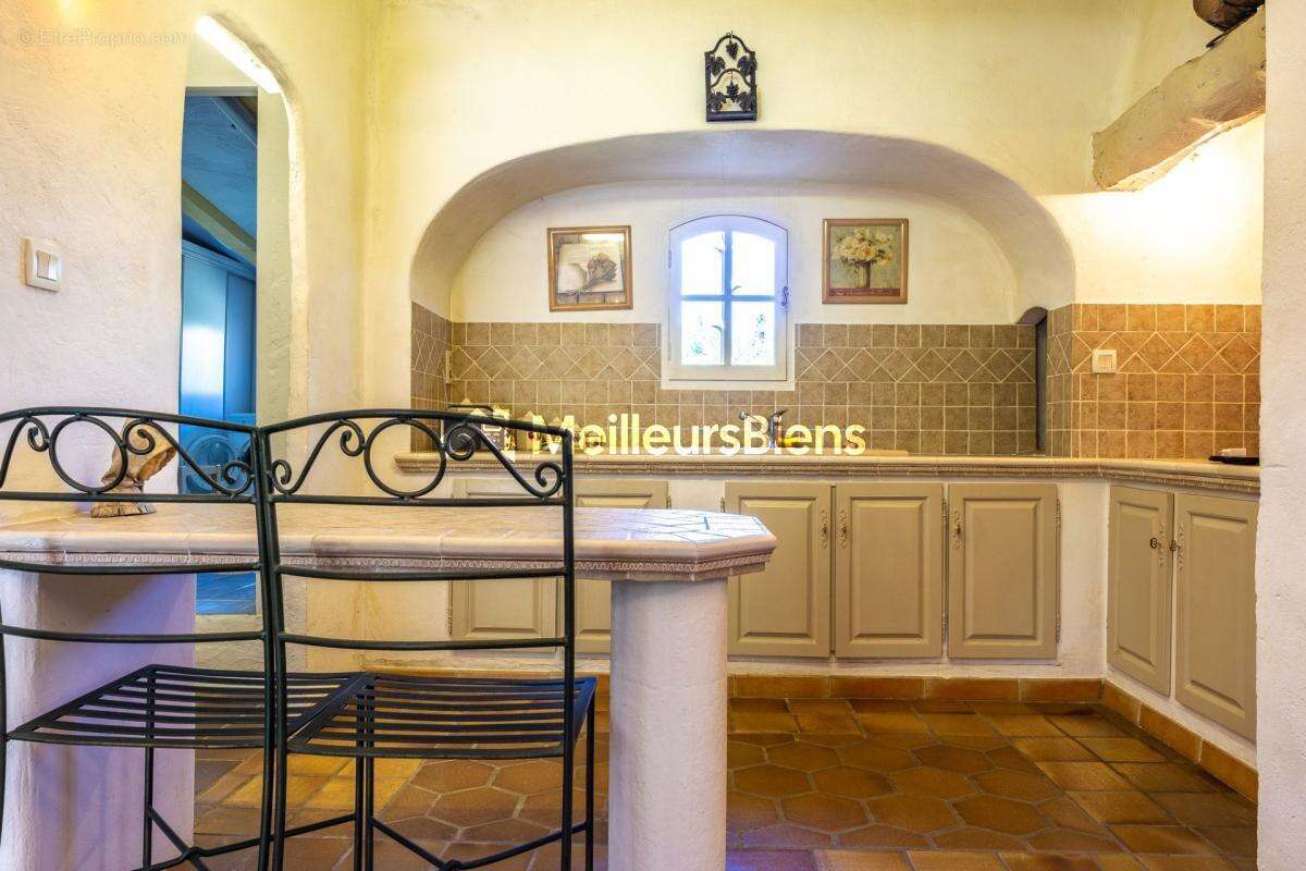 Maison à ROQUEBRUNE-SUR-ARGENS