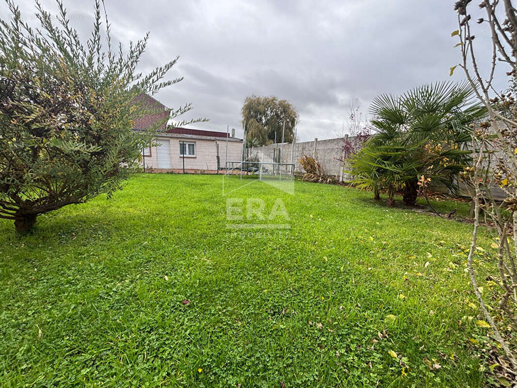 Maison à OSTRICOURT
