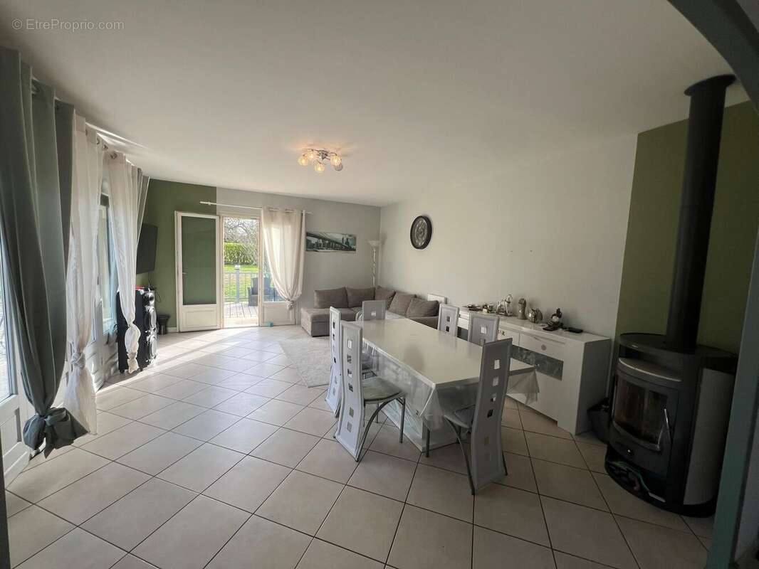 Maison 194 m² à Reans  - photo 5