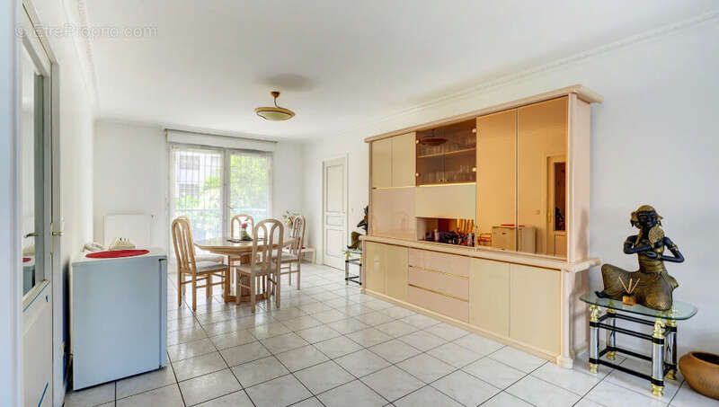 Grand T5 familial 135 m² avec balcons, double garage et cave – Tassin-la-Demi-Lune - photo 3