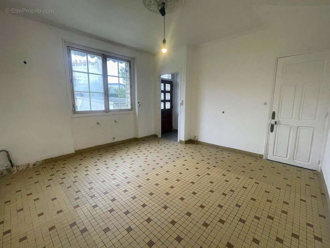 Photo 2 - Maison à MANTES-LA-VILLE