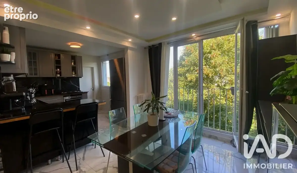 Photo 1 - Appartement à SAINT-CYR-L'ECOLE
