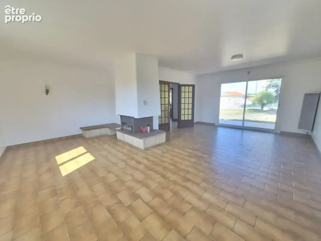 Maison 5 pièces 111 m² à vendre à Chevroux (01190) - photo 2
