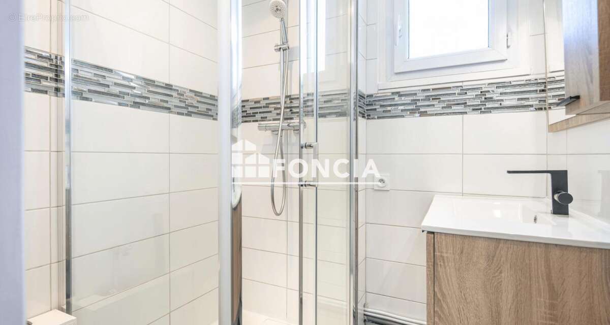 Appartement à LE PONT-DE-CLAIX