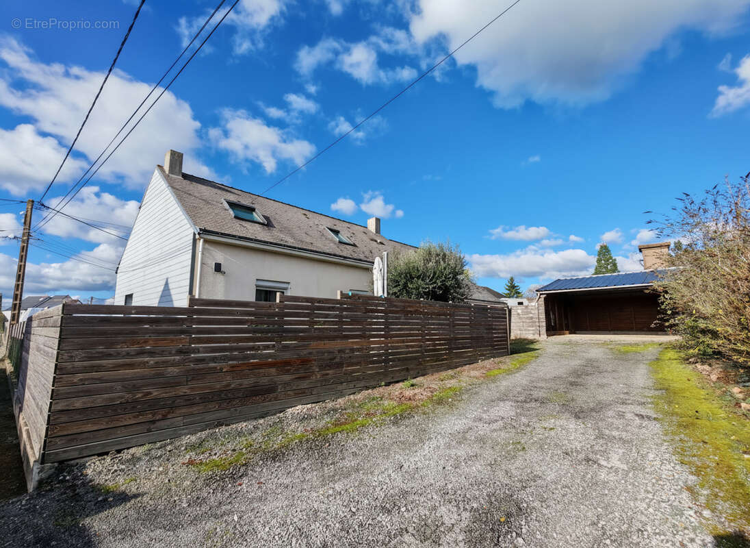 Maison à LA ROUXIERE