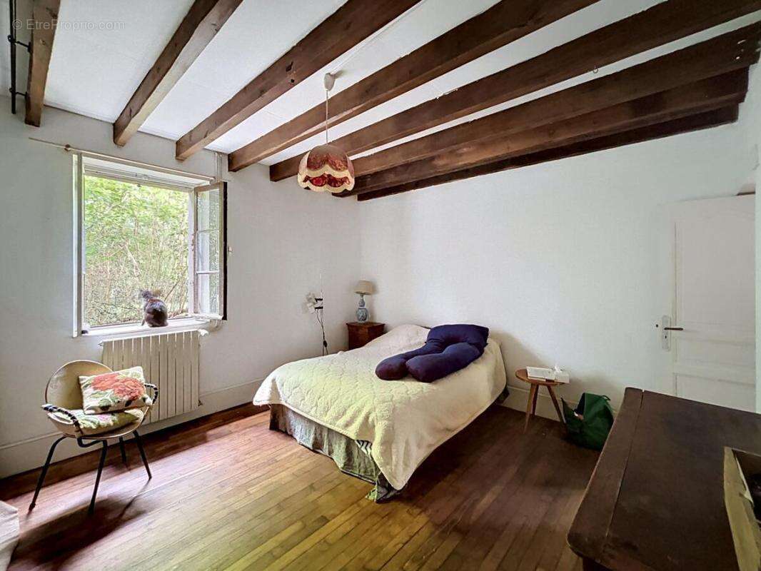 Maison 135 m² à Arpheuilles-Saint-Priest  - photo 7