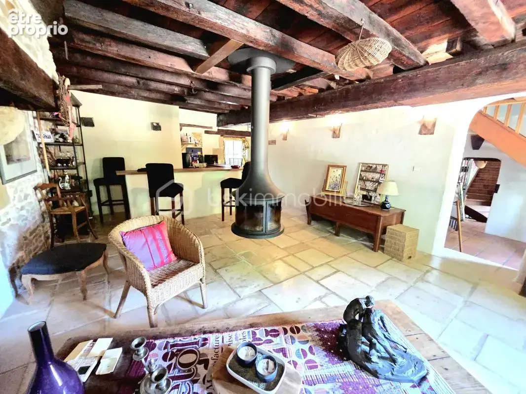 Magnifique Corps de ferme de 222m³ avec piscine et dépendances - photo 9