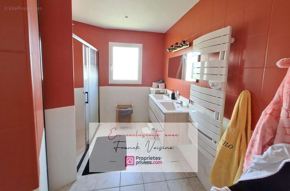 Maison à VENDRENNES