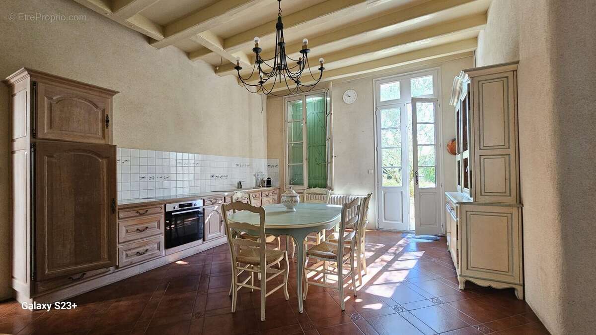 Maison 327 m² à Niort  - photo 7