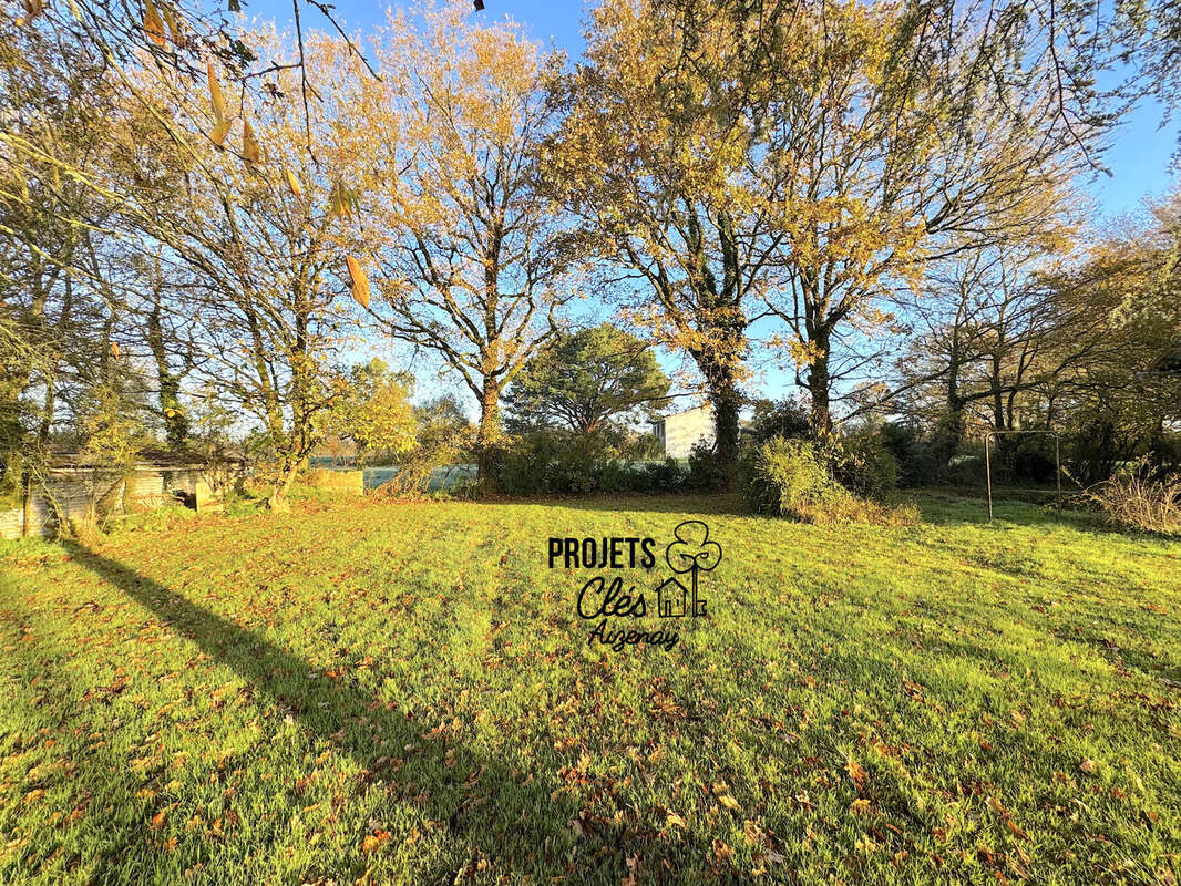 Maison à BEAULIEU-SOUS-LA-ROCHE