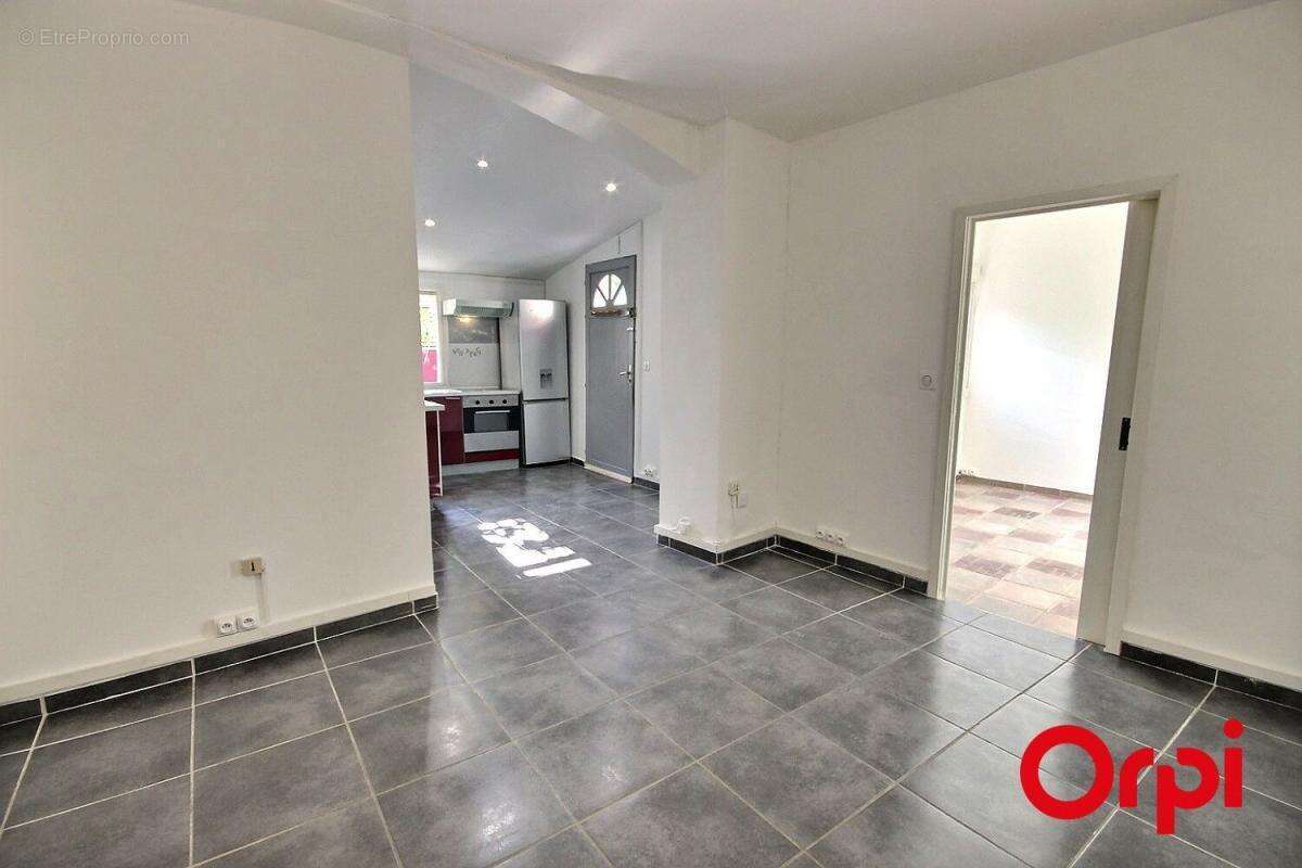 Appartement à MARSEILLE-11E