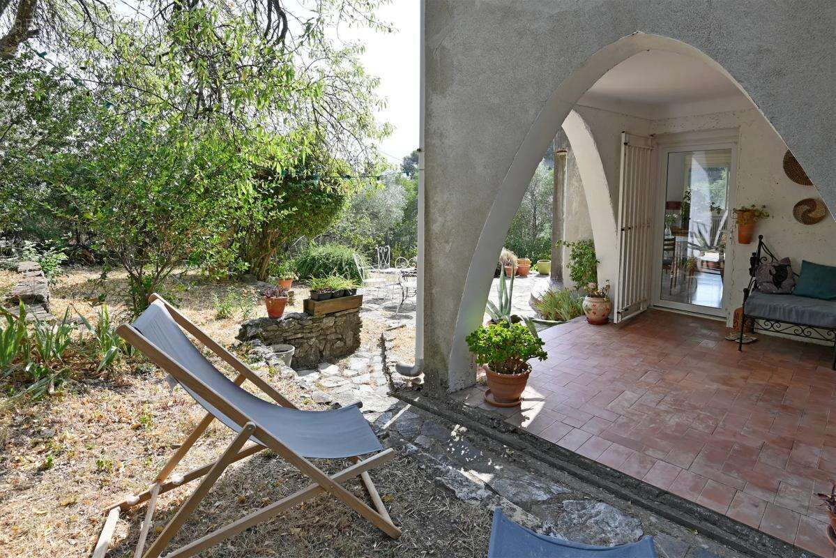 Maison de 6 pièces de 134 m² à Nîmes, Justices Vieilles - photo 14