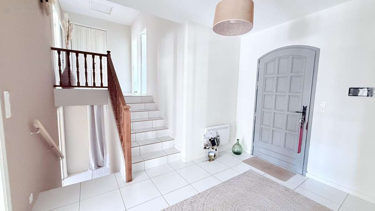 Maison à VILLEMOUSTAUSSOU