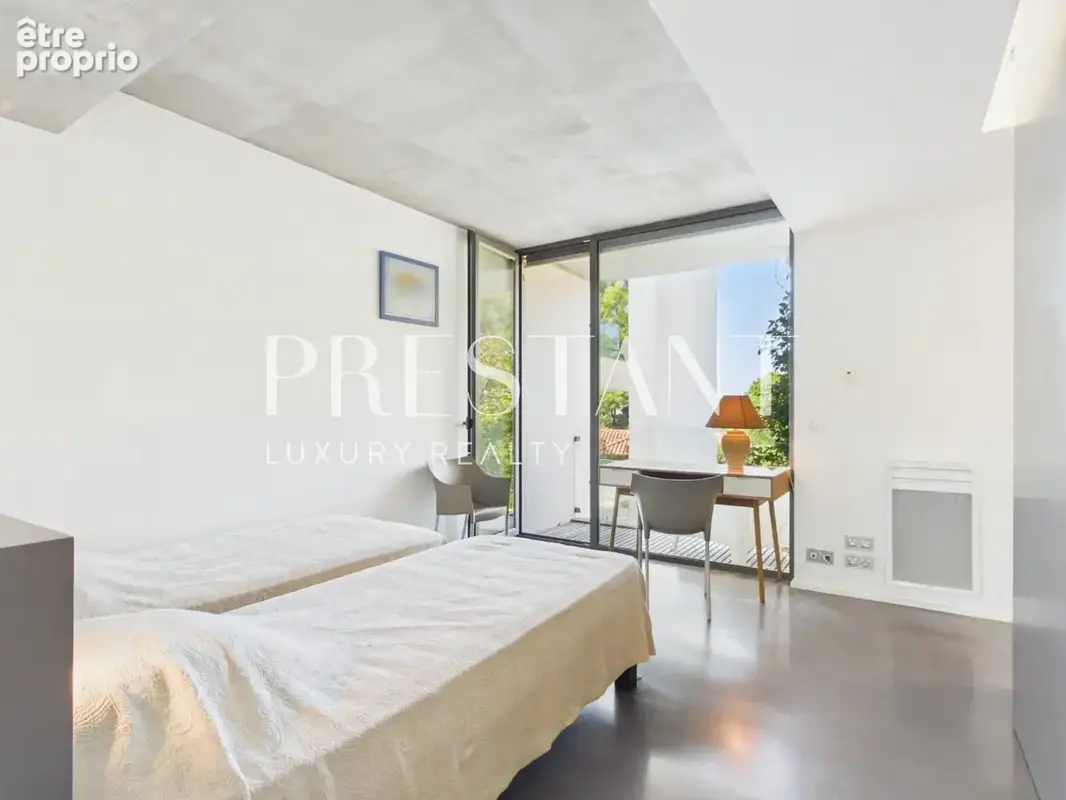 Vente villa contemporaine darchitecte 330 m² à Anglet Chiberta. Vue golf et lac, 5 suites, piscine , Proximité plages. - photo 16