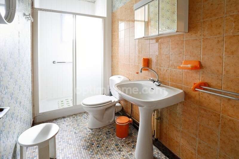 Maison à SAINT-GEORGES-LES-LANDES