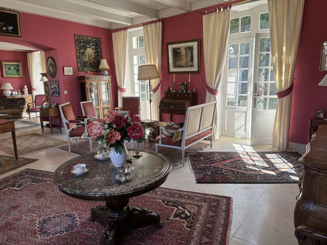 Maison à SAINT-ROMAIN-DE-BENET