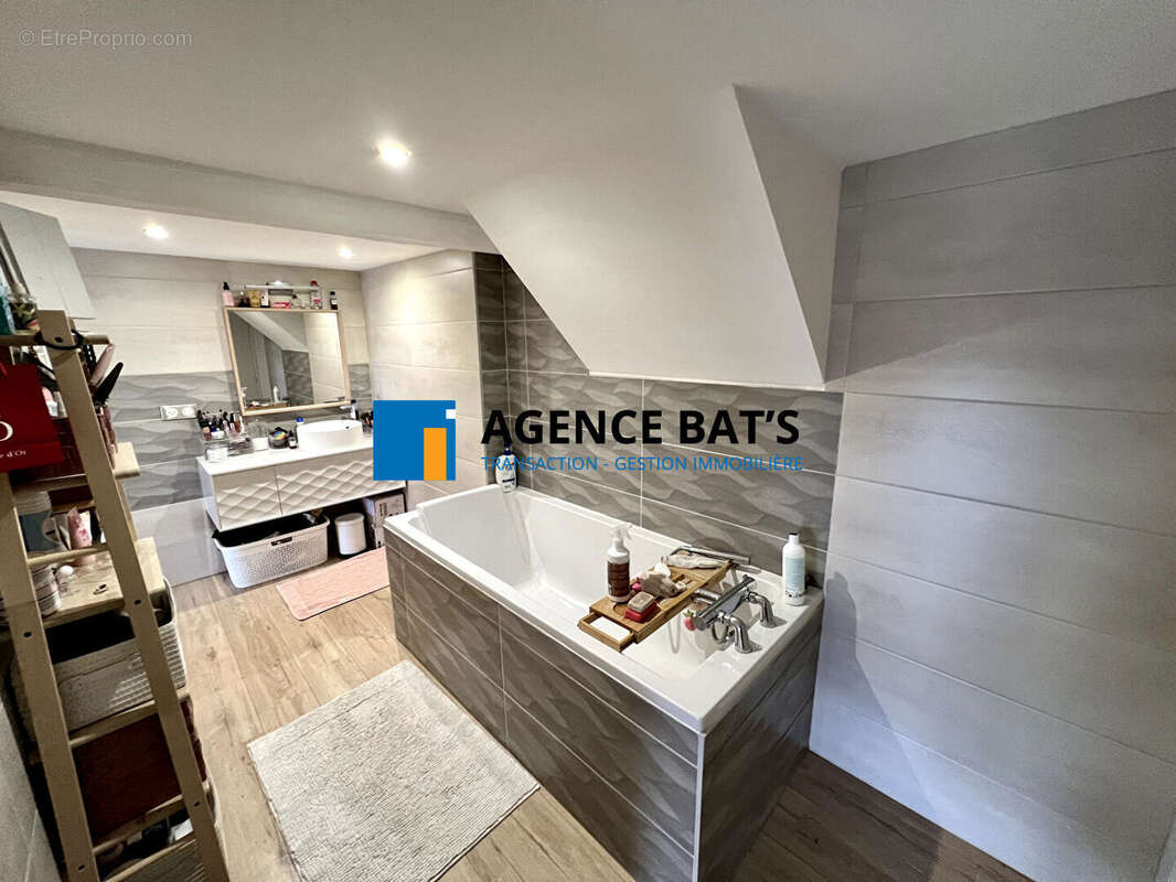 Appartement 120 m² à Saint-Etienne  - photo 5