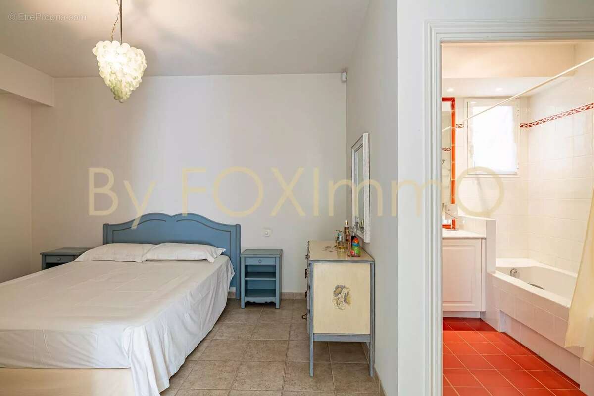 Maison à VILLENEUVE-LOUBET